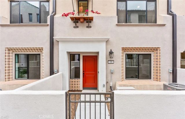106 Kimberwick Court, Burbank, CA 91506