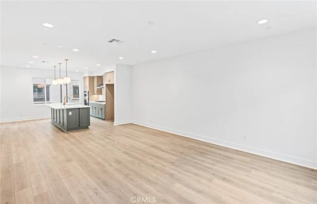 106 Kimberwick Court, Burbank, CA 91506