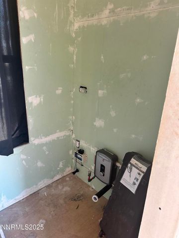 2068 NE Sierra Vista Drive, Tonopah, NV 89049