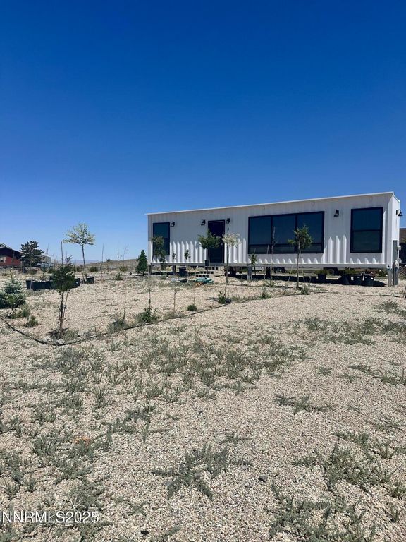 2068 NE Sierra Vista Drive, Tonopah, NV 89049