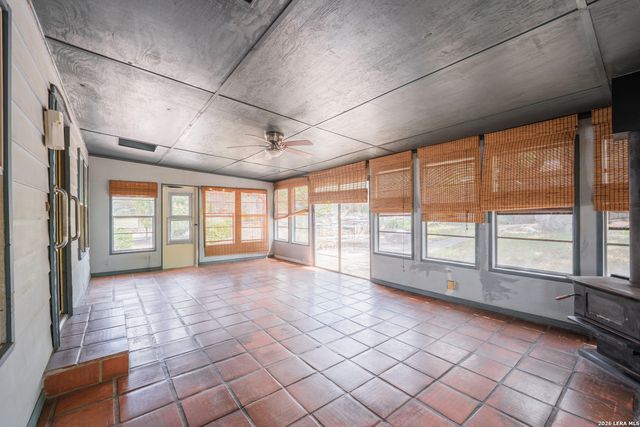 107 Sun Valley Dr, Spring Branch, TX 78070