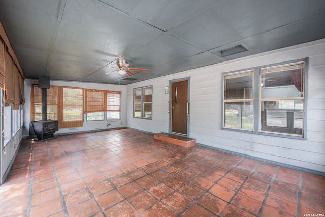 107 Sun Valley Dr, Spring Branch, TX 78070