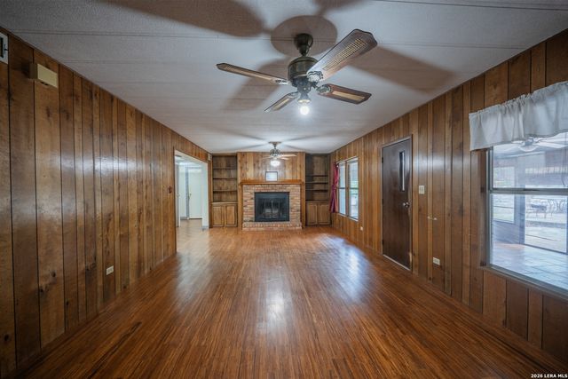 107 Sun Valley Dr, Spring Branch, TX 78070