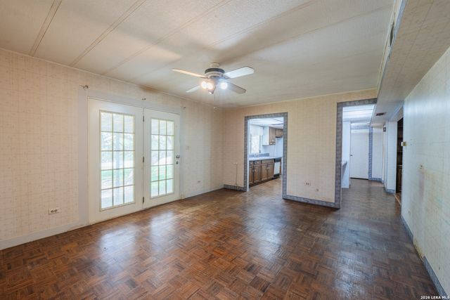 107 Sun Valley Dr, Spring Branch, TX 78070