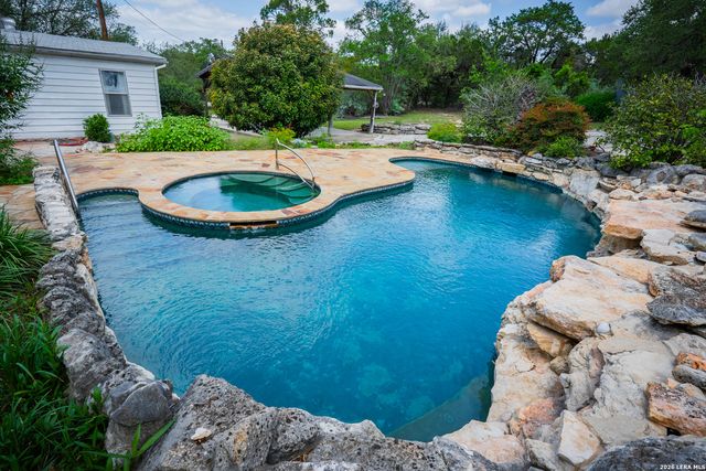 107 Sun Valley Dr, Spring Branch, TX 78070