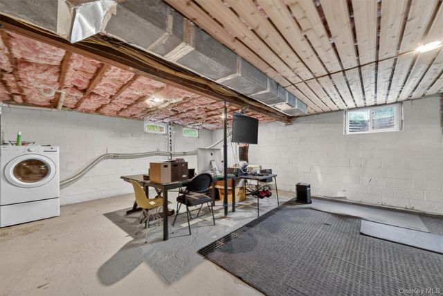 286 State Route 32 S, New Paltz, NY 12561