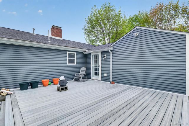 286 State Route 32 S, New Paltz, NY 12561
