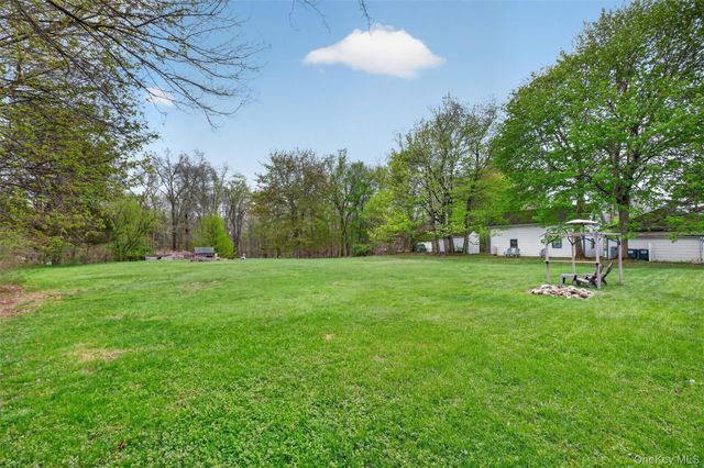 286 State Route 32 S, New Paltz, NY 12561