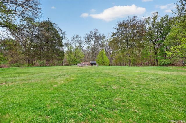 286 State Route 32 S, New Paltz, NY 12561