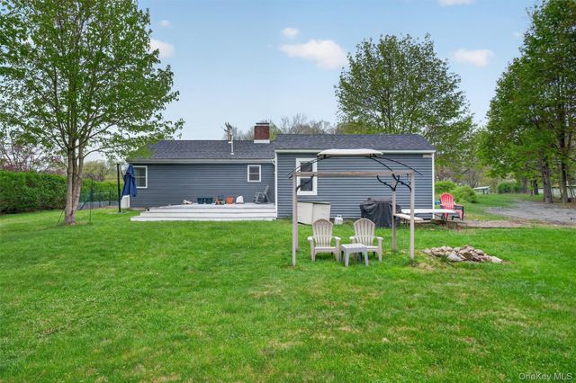 286 State Route 32 S, New Paltz, NY 12561