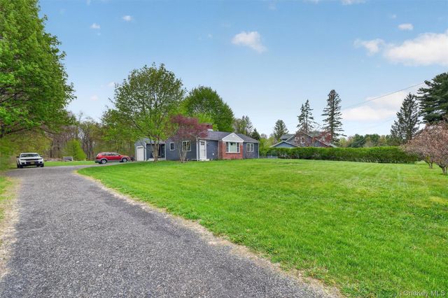 286 State Route 32 S, New Paltz, NY 12561