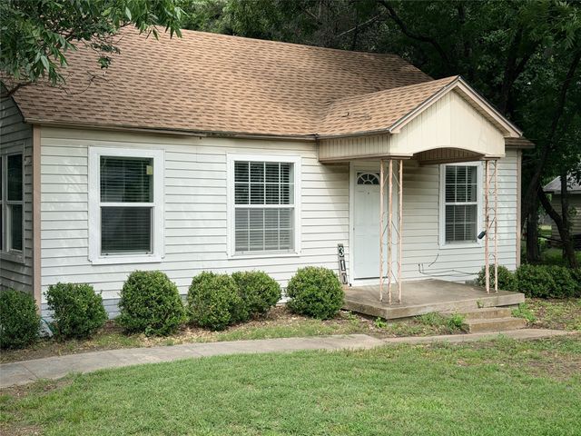 310 College Street, Wilmer, TX 75172