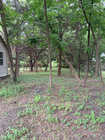 310 College Street, Wilmer, TX 75172