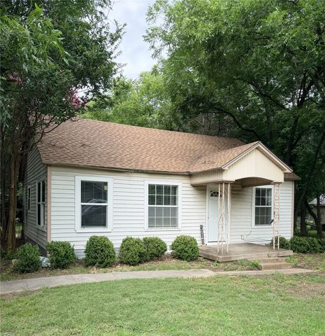 310 College Street, Wilmer, TX 75172