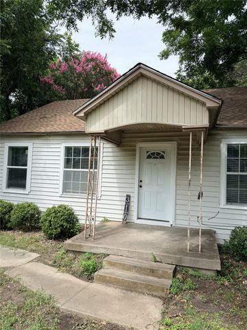 310 College Street, Wilmer, TX 75172