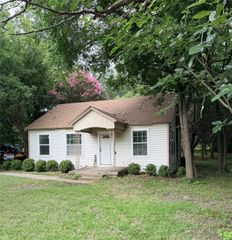 310 College Street, Wilmer, TX 75172