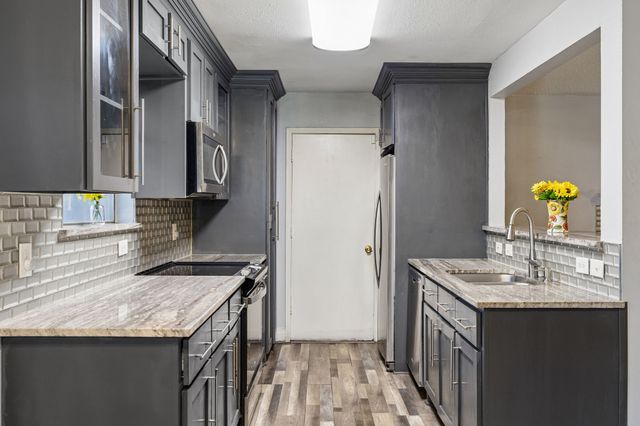 1316 Cy Blackburn Circle, Dallas, TX 75217