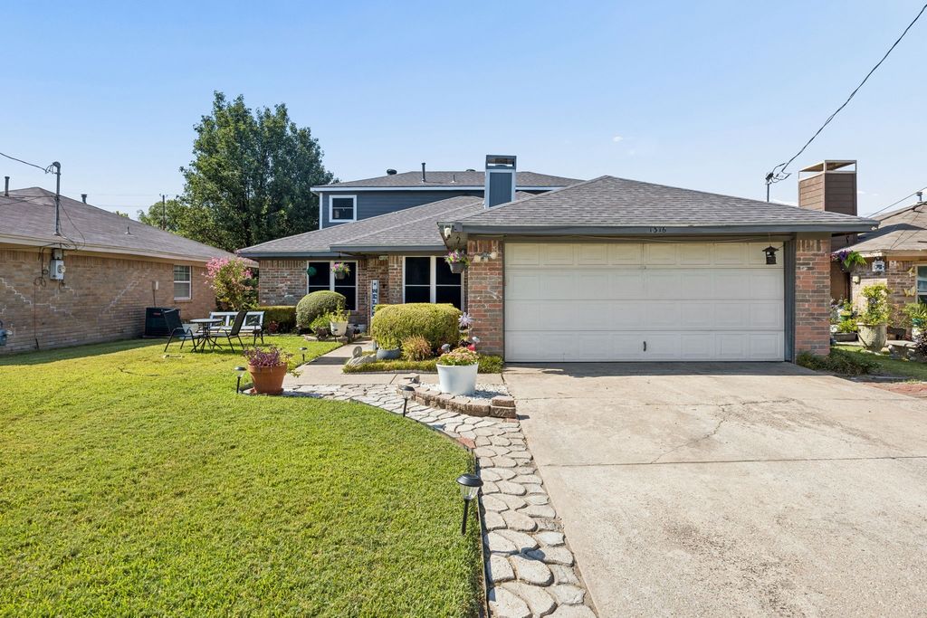 1316 Cy Blackburn Circle, Dallas, TX 75217