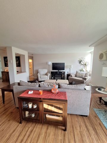 2211 S Stewart Avenue 4A, Lombard, IL 60148