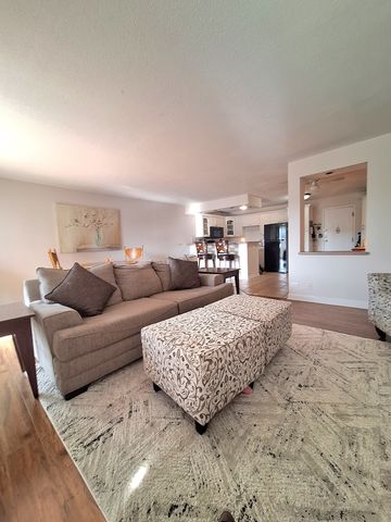 2211 S Stewart Avenue 4A, Lombard, IL 60148