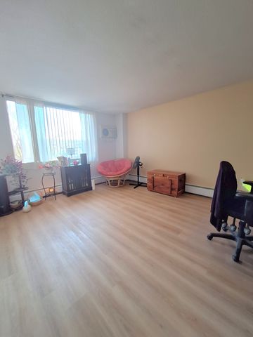 2211 S Stewart Avenue 4A, Lombard, IL 60148