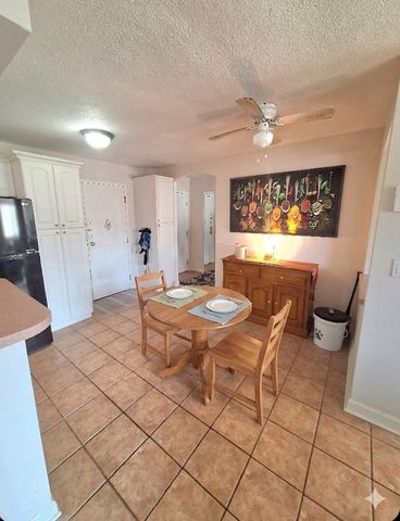 2211 S Stewart Avenue 4A, Lombard, IL 60148