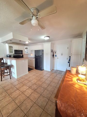 2211 S Stewart Avenue 4A, Lombard, IL 60148