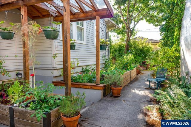 460 SW Jefferson Av, Corvallis, OR 97333