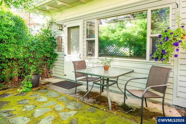 460 SW Jefferson Av, Corvallis, OR 97333