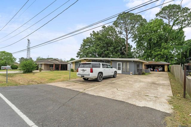 405 Vatican Dr, Donaldsonville, LA 70346