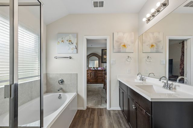 14401 Leadrope Circle, Fort Worth, TX 76052
