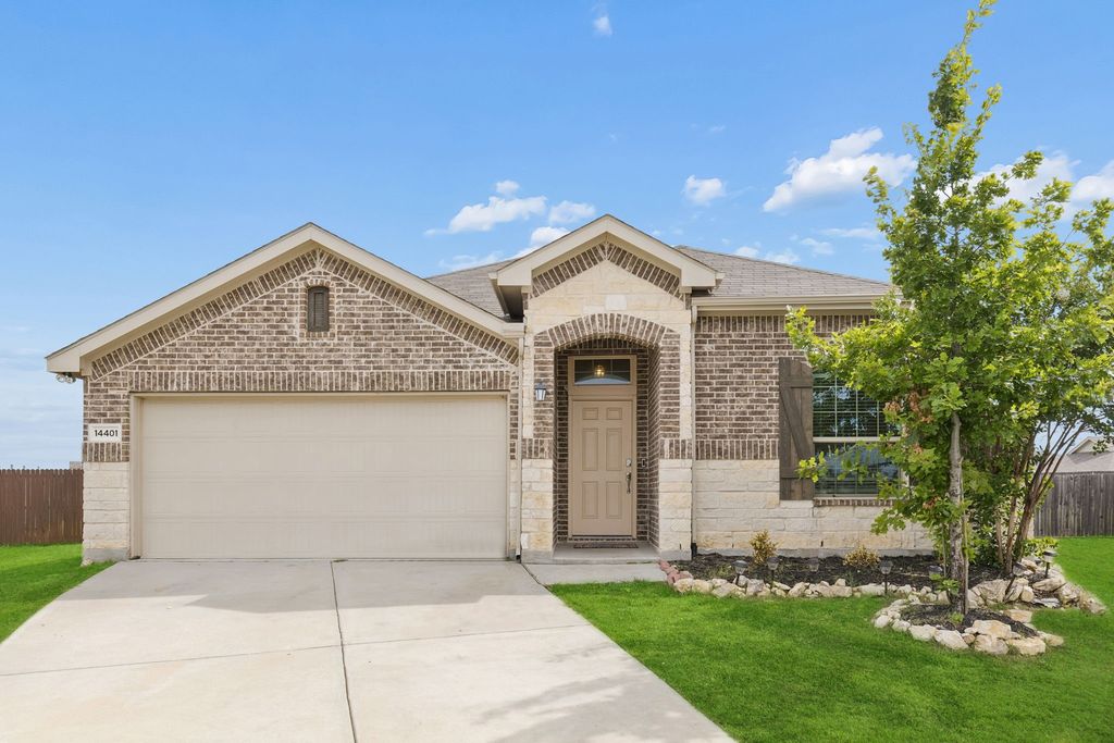 14401 Leadrope Circle, Fort Worth, TX 76052