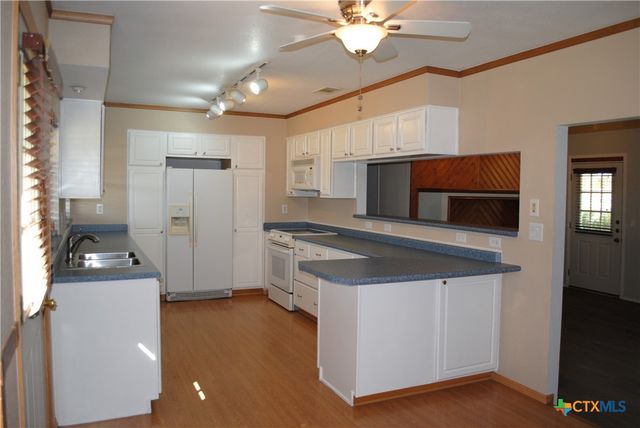 13019 W Adams Avenue, Belton, TX 76513