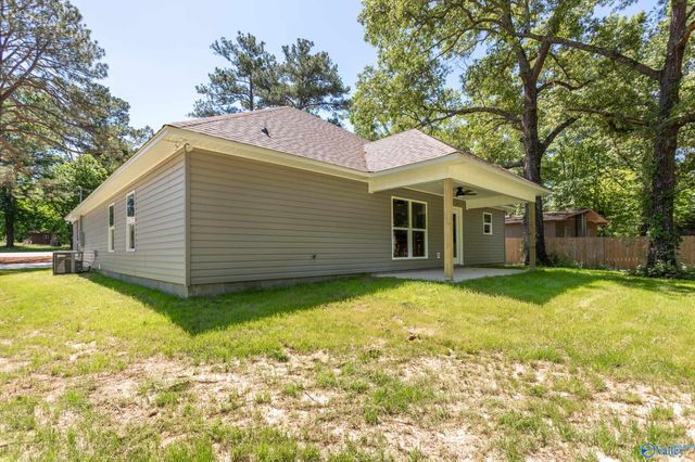 407 North College Street, Glencoe, AL 35905