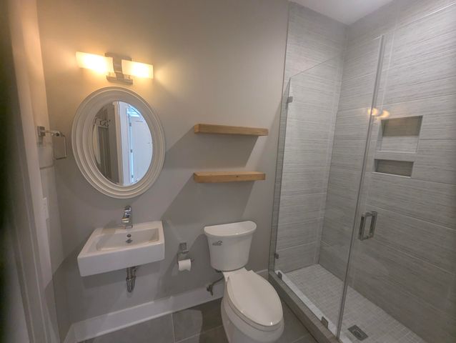 64 Gadsden Street B, Charleston, SC 29401