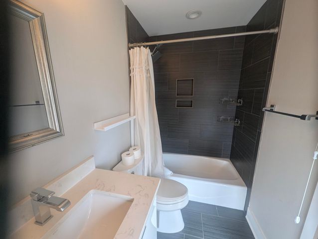 64 Gadsden Street B, Charleston, SC 29401