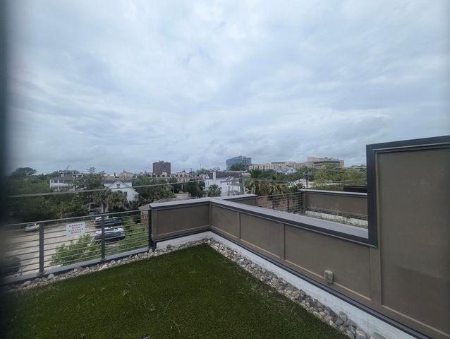 64 Gadsden Street B, Charleston, SC 29401