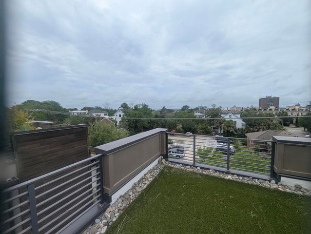 64 Gadsden Street B, Charleston, SC 29401