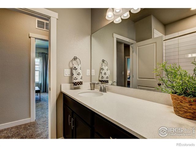 410 High Point Drive 202, Longmont, CO 80504