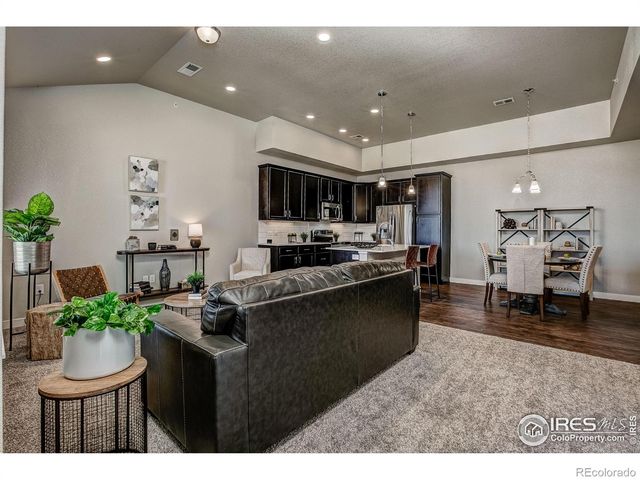 410 High Point Drive 202, Longmont, CO 80504