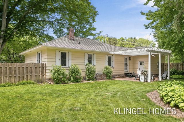 17586 168th Avenue, Spring Lake, MI 49456