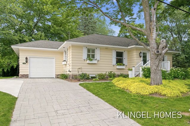 17586 168th Avenue, Spring Lake, MI 49456