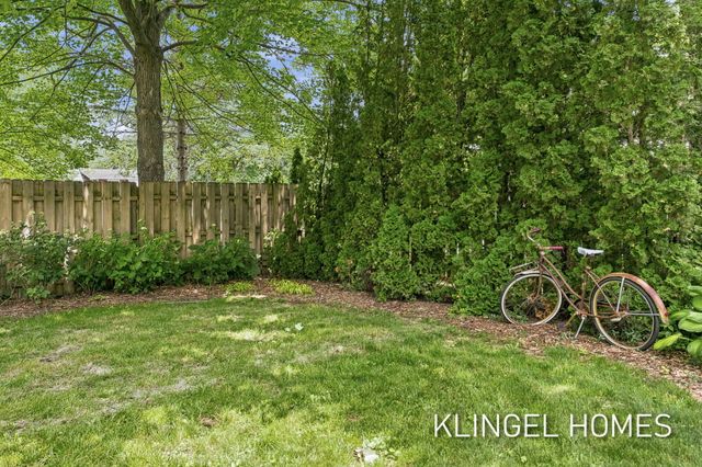 17586 168th Avenue, Spring Lake, MI 49456