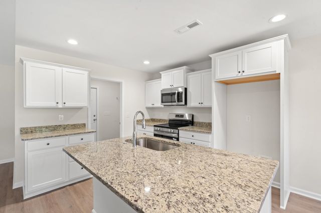 878 Owls Nest Dr., Conway, SC 29527