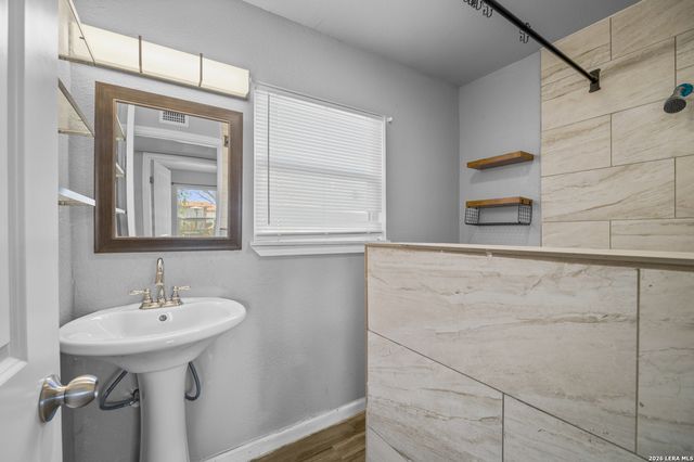 339 Creath, San Antonio, TX 78221