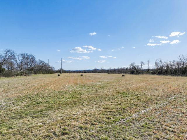 2280 Tuckers Gap Rd, Lebanon, TN 37090