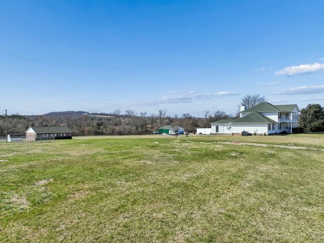 2280 Tuckers Gap Rd, Lebanon, TN 37090