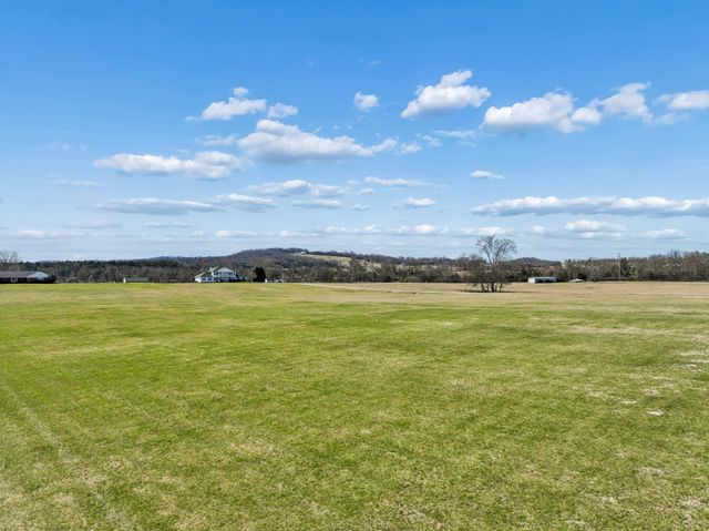 2280 Tuckers Gap Rd, Lebanon, TN 37090