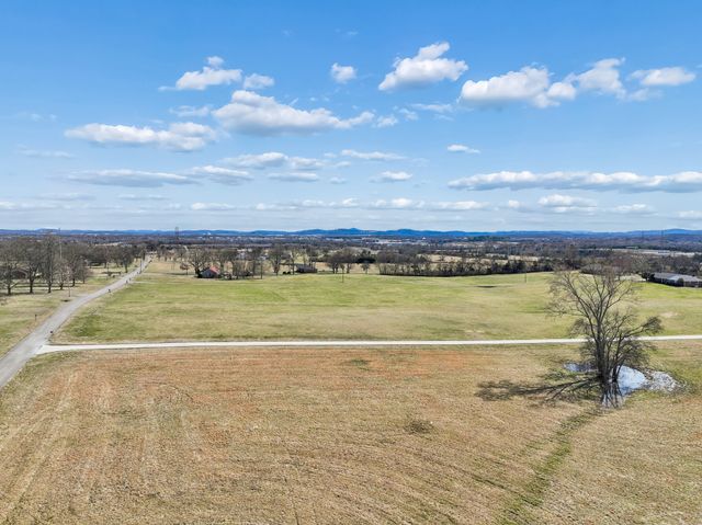 2280 Tuckers Gap Rd, Lebanon, TN 37090