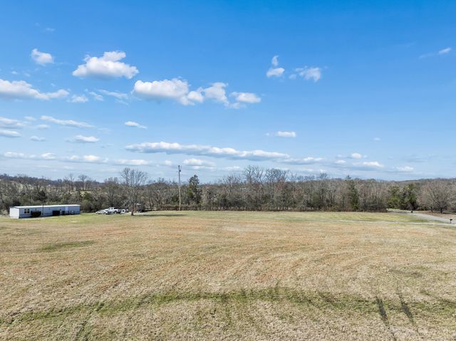 2280 Tuckers Gap Rd, Lebanon, TN 37090